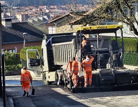 Tximelarre acaba con las obras de asfaltado y empiezan en Elexalde asfaltado