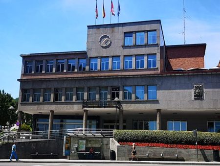 Ventanilla única de atención, información y acompañamiento social para los residentes de Kareaga Goikoa 1, 5 y 7 El Ayuntamiento de Basauri. (AGE)