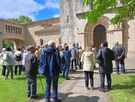 Viaje cultural para mayores a Bretaña y Normandía nagusiak