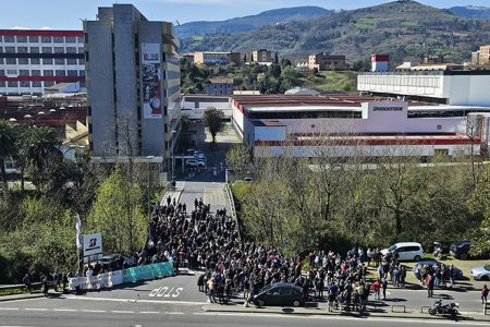 Primer día de huelga en Bridgestone con manifestación por Basauri BRIDGESTONE 1