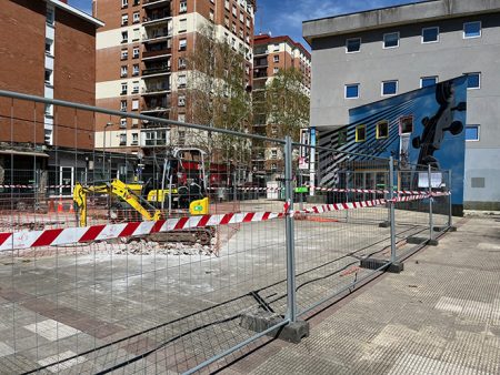 Instalarán una cubierta frente de la Escuela de Música Musika eskola aurrekoa