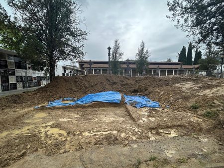 Hallan 24 nuevos cuerpos en el cementerio durante la cuarta fase de exhumación Aztarna berriak hilerrian