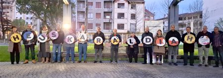 Las chapas de Euskaraldia se repartirán del 5 al 15 de mayo euskaraldia