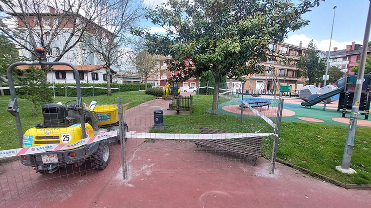 Empiezan las obras de la nueva zona de juegos acuáticos en Intxaurrondo ur ok