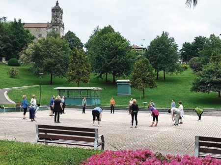 Visita al Parketxe de Gorbea, senderismo y gimnasia para mayores mayores