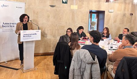 Reunión del tejido empresarial local en el marco de ‘Ametsetatik Herrira’ Un momento de la reunión del tejido empresarial local en el marco de “Ametsetatik Herrira”. (AU)