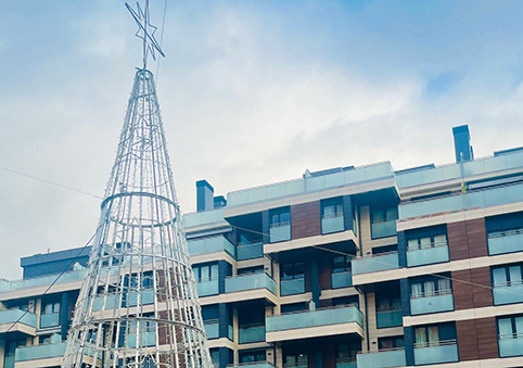 Más actividades y luces para celebrar la Navidad en Basauri Árbol de Navidad