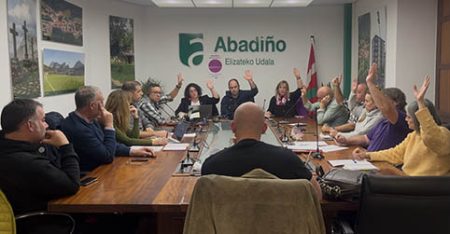 Un momento del pleno en Abadiño. (AU)