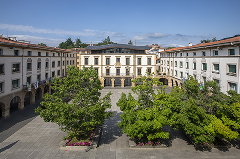 Notable para Amorebieta-Etxano como lugar donde vivir Amorebieta-Etxano saca buena nota como lugar donde vivir. (AU)