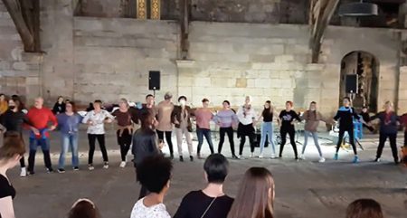 Nueva sesión de danzas vascas ‘Dantzaro’ el 15 de noviembre Participantes en 'Dantzaro'. (DU)