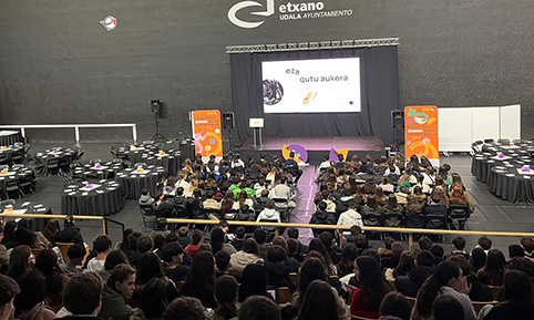 Más de 500 jóvenes participan en el programa I’m Bizi 2025 Participantes en en el programa I’m Bizi 2025. (Au)