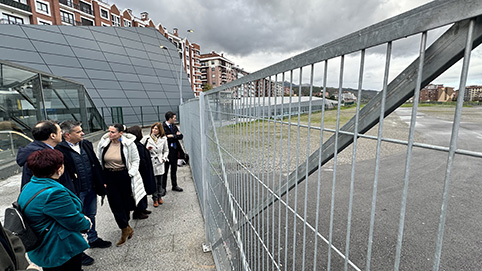 Durango contará con un Centro de Alta Resolución de Osakidetza El consejero de Salud del Gobierno Vasco; los viceconsejeros y la directora general de Osakidetza mantuvieron una jornada de trabajo. (DU)