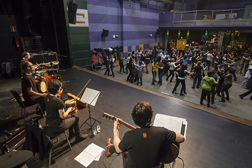 Durango retoma los bailables para mayores adinekoentzako dantzaldiak