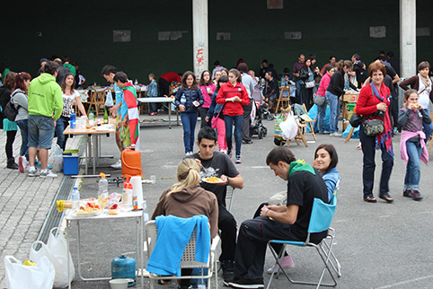 Usansolo celebras sus fiestas este fin de semana Momento durante unas fiestas anteriores. (JOFE)