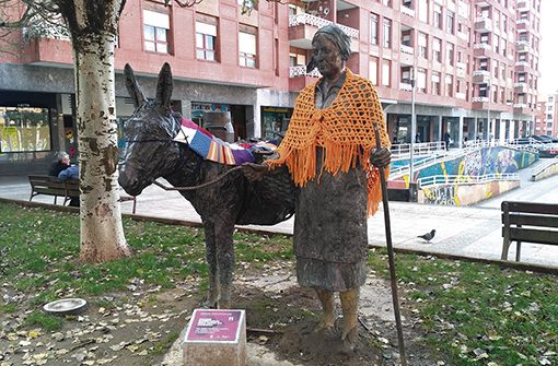 Ruta de la Memoria de las Mujeres y exposición con Erabide la lechera e1762167397669