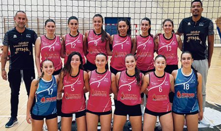 Foto de la plantilla del equipo senior femenino del Galdakao Boleibol Taldea (IV)