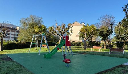 Zona de juegos en Legarrebi . (AU)