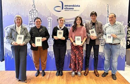 Cira Crespo gana la Beca Santiago Onaindia con el trabajo sobre el despertar literario de las mujeres vascas Presentación de la ganadora de la beca. (AU)
