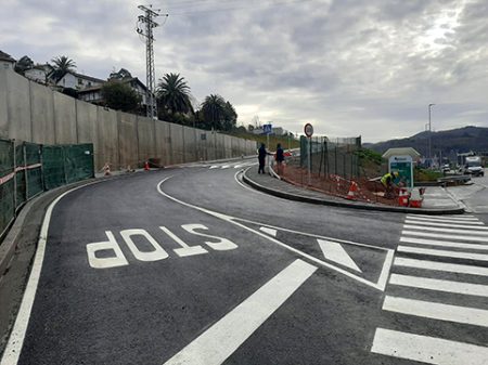 Abren el nuevo vial para entrar desde la N-634 a Olabarrieta por las obras del Metro Ya han abierto el nuevo vial. (GU)