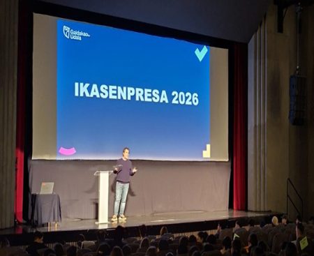 Encuentro entre emprendedores y alumnado Un momento del encuentro. (GU)
