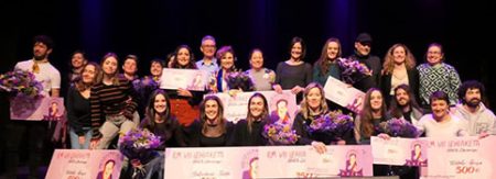 Participantes en un Concurso de Canciones Feministas 8M anterior. (DU)