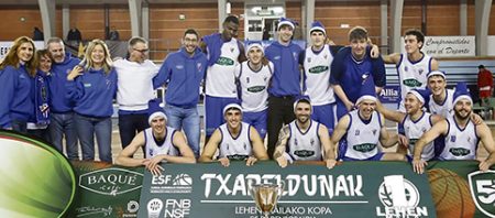 Dinámicas opuestas para los equipos senior del Tabirako El equipo masculino del Tabi ganó la final de la Copa de su categoría en su última cita de 2025. (TB)