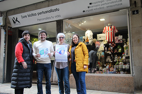 ‘Escaparates 11 de febrero’ pone en valor a mujeres y niñas en la ciencia Presentación de la iniciativa. (DU)
