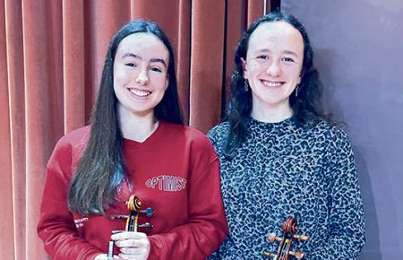 Nahia Olivares y Lide Román, seleccionadas para la Orquesta de Estudiantes de Euskadi Nahia Olivares y Lide Román. (DU)