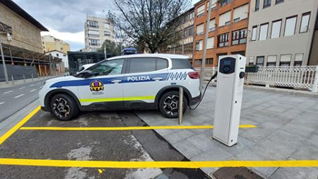 Nuevo cargador para los vehículos eléctricos de la Policía Municipal Los vehículos tendrán un cargador más en Durango. (Du)