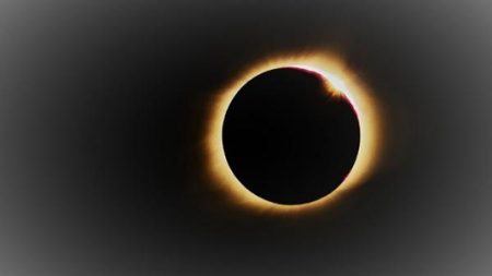 Charla sobre el eclipse solar total del 12 de agosto eclipse