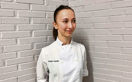 Una estudiante de CIFP Hostelería Ostalaritza LHII Galdakao en la final del ‘Talentos by Abril’ La estudiante de Hostelería Garbiñe Martín