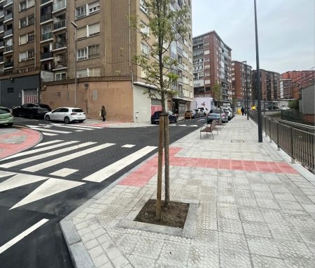 Finalizan las obras de reurbanización de la calle Zumalakarregi