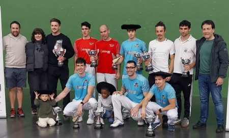 Foto de familia tras las finales. (Kiriki)