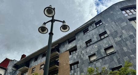 Nuevos puntos de luz y renovación de 338 columnas Una de las nuevas farolas (DU)