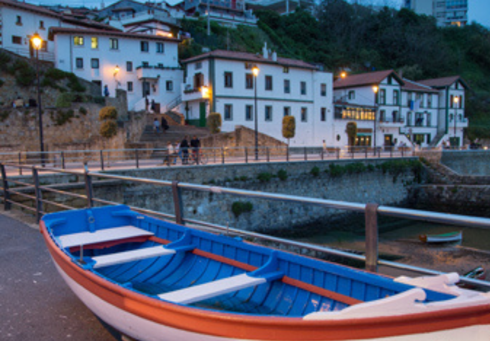 Visita al Puerto Viejo de Algorta, taller de seguridad vial y senderismo para mayores mayores dinamización
