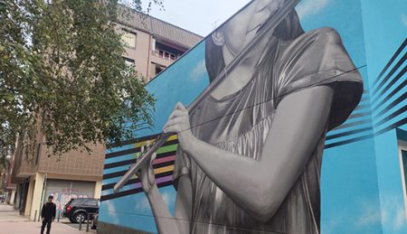 ‘Hezkuntza Anitza Musikan’, primer encuentro de alumnado con diversidad funcional Una pared de la Escuela de Música. (IL)