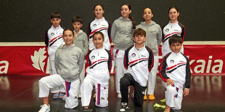 Los componentes del Club Taekwondo Urreta en el Campeonato de Bizkaia de Poomsae. (CTU)