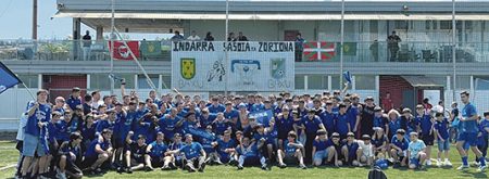 El Umore Ona asciende a Preferente Jugadores, cuerpo técnico y afición del Umore Ona celebrando juntos el ascenso a Preferente. (AI)