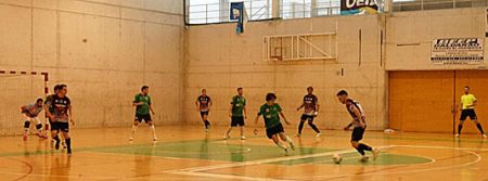 Lagun Onak y UFS disputando su partido entre ellos la temporada pasada a estas alturas (MC)