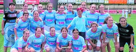 Bilbao Artizarrak se lleva el Piru Gainza Femenino La plantilla del Bilbao Artizarrak celebrando tras proclamarse campeonas del Piru Gainza femenino 2026 (PG)