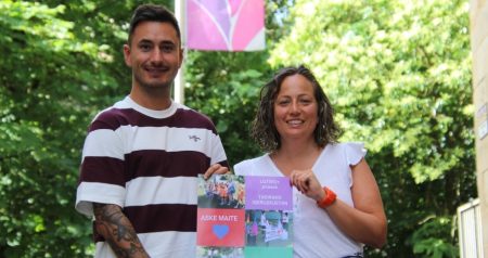 Las piscinas de Tabira acogen una jornada de juegos LGTBIQ+ para jóvenes