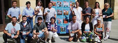 Uda Giro saca la cultura a las calles de Durango Representantes institucionales e integrantes de los grupos que participan en el programa. (DU)