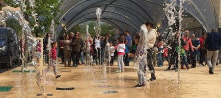 Chorros de agua para protegerse del calor chorro agua
