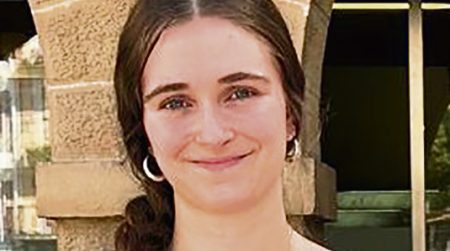Lua Buron, autora del cartel de fiestas de Amorebieta cartel fiestas amore