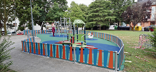 Renuevan el parque infantil de Aperribai
