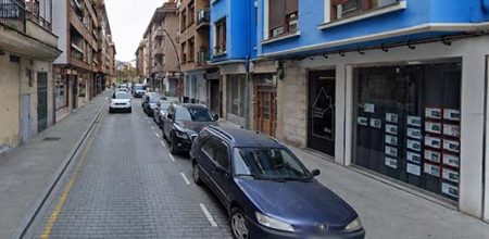 La parada de taxi se traslada a la calle Urbano Larrucea