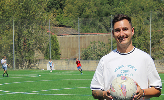 Finalizan los trabajos de renovación del césped del campo de fútbol-7 de Tabira