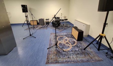 Estrenan la primera sala de ensayo compartida en los sótanos de Landako